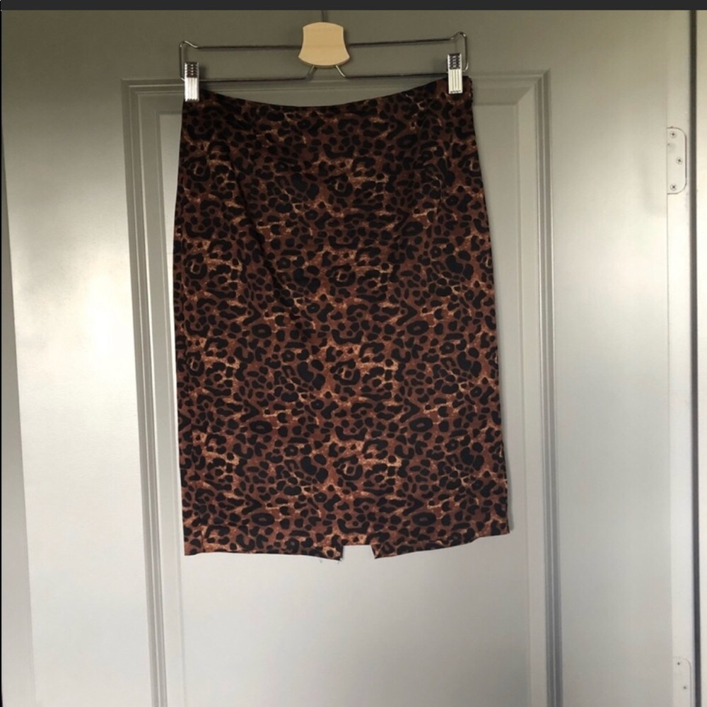 Leopard print pencil skirt
